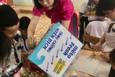 TRƯỜNG TH NGÔ GIA TỰ SÔI NỔI VỚI CHUYÊN ĐỀ GIÁO DỤC STEM: “THÙNG RÁC NẮP LẬT”